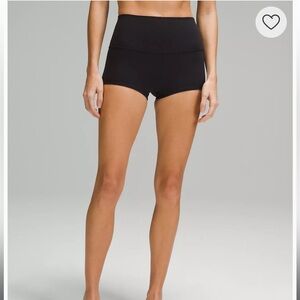 Lululemon shorts size 2